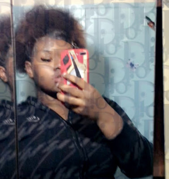 Meet your Posher, Camille - Picture 1 of 1